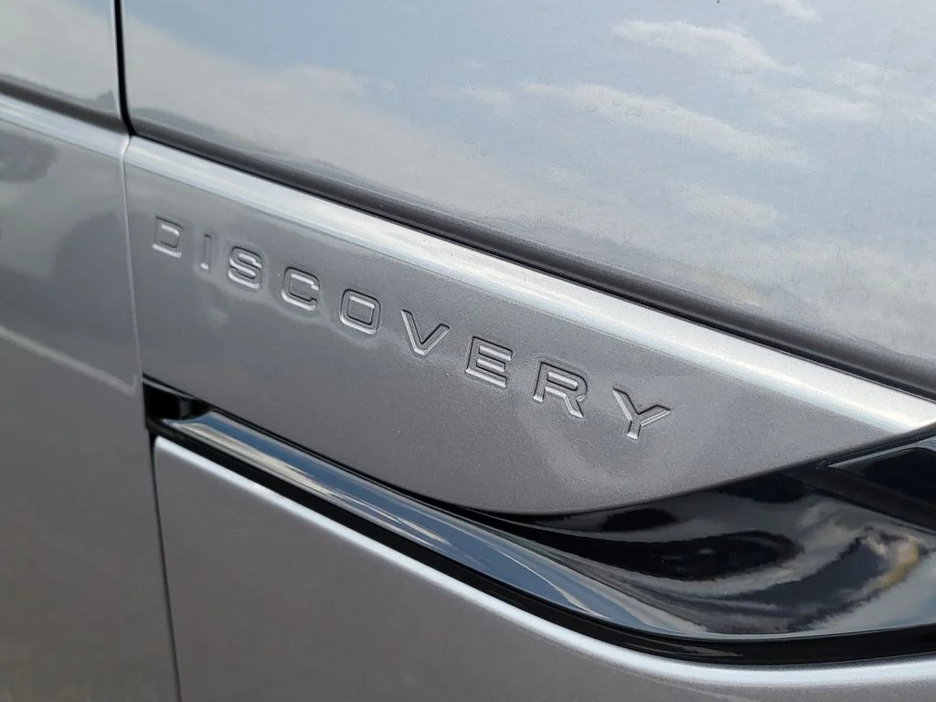 Used 2023 Gray Land Rover S R-Dynamic image 6
