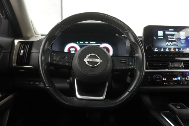 Used 2022 BLACK Nissan Platinum image 27