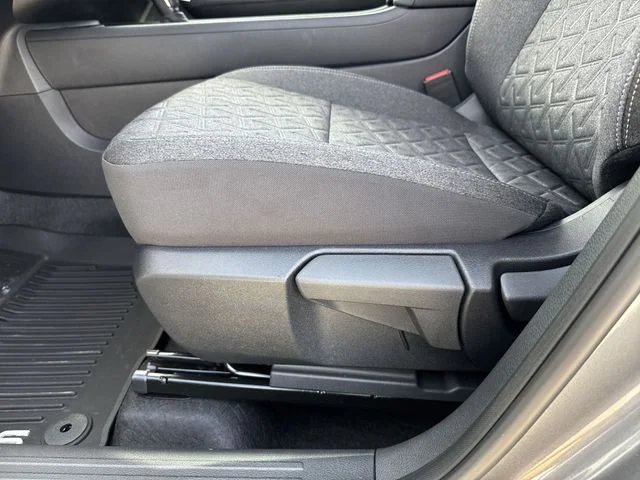 Used 2025 Gray Nissan SV image 27