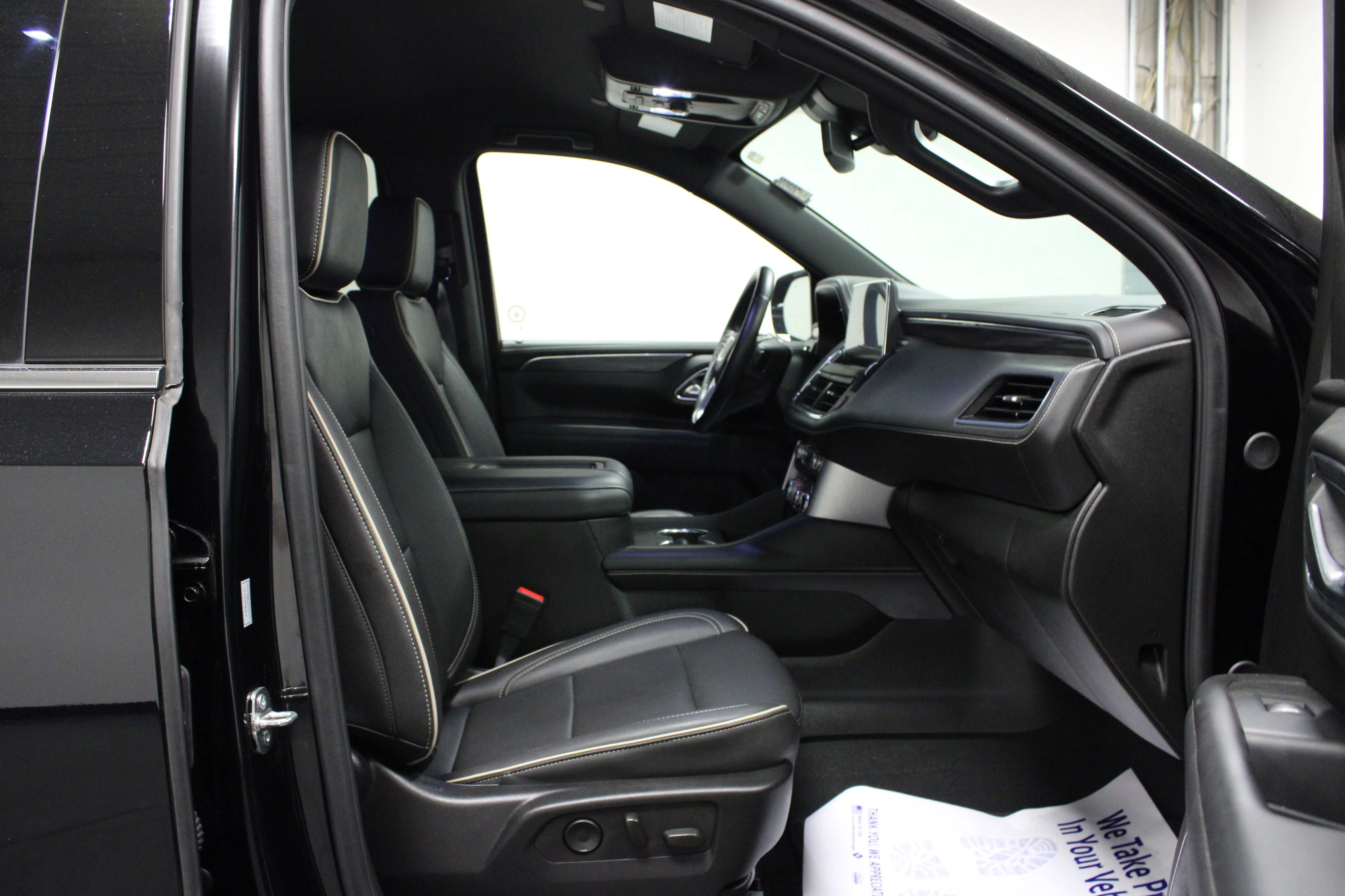 Used 2024 Onyx Black GMC SLT image 17