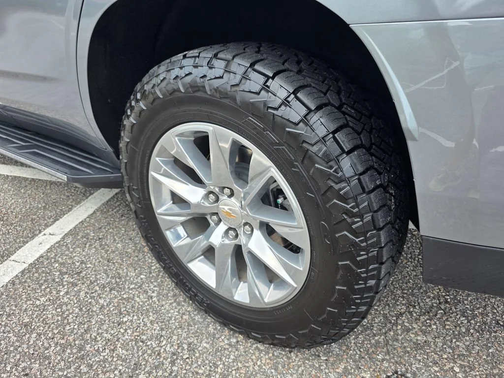 Used 2025 Sterling Gray Metallic Chevrolet Premier image 31