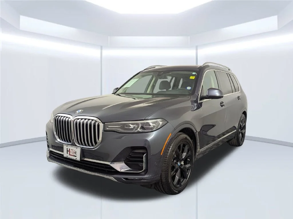 Used 2020 Gray BMW xDrive40i image 2