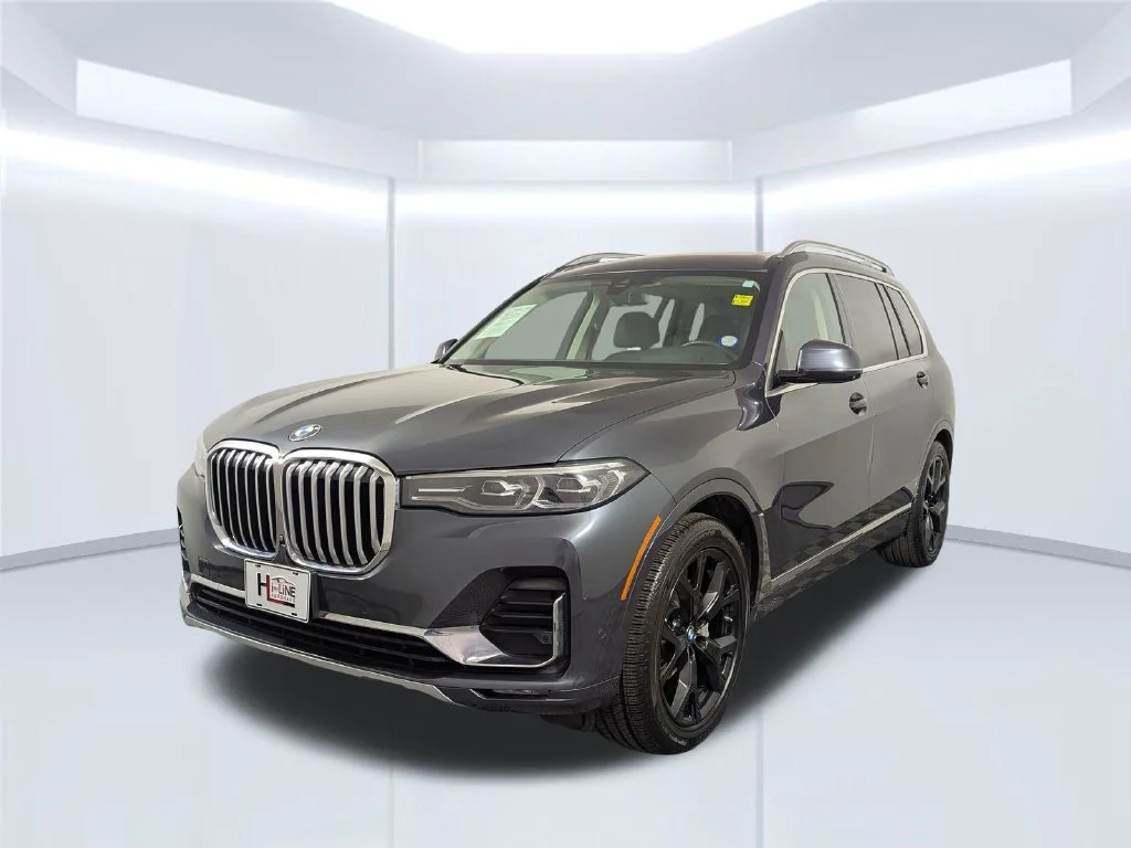 Certified Used 2020 Gray BMW xDrive40i image 2