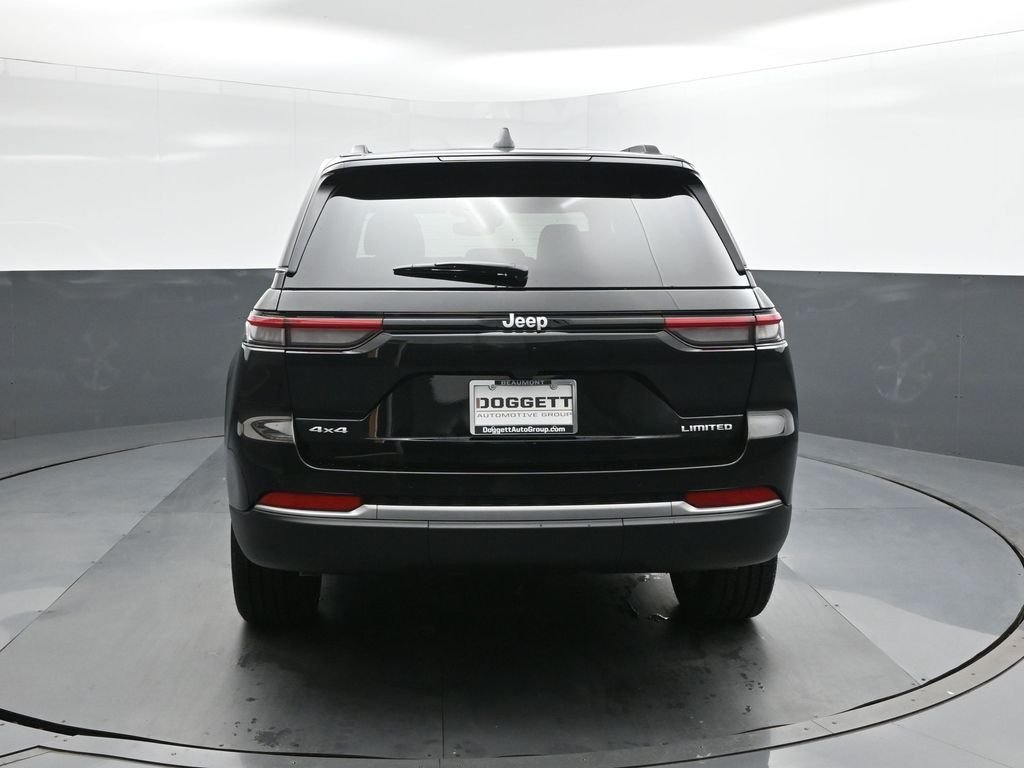 New 2026 Diamond Black Crystal Pearlcoat Jeep Limited image 8