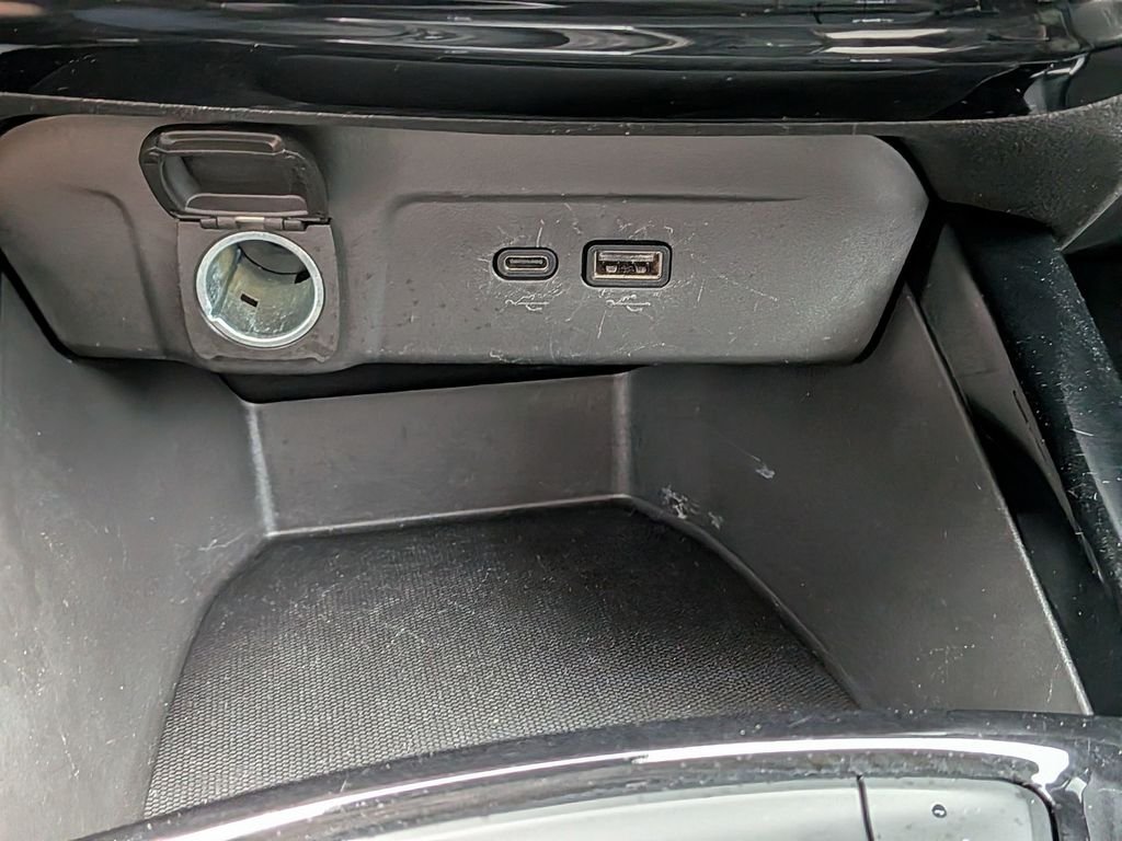 Used 2025 Red Chevrolet LT image 32