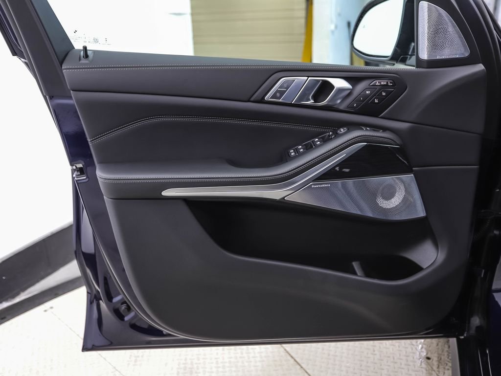 Used 2026 Blue BMW M60i image 9