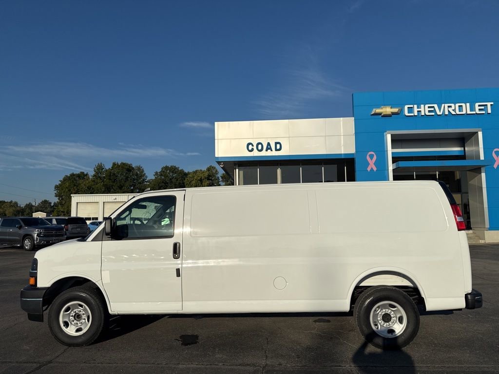 2025 Chevrolet Express Cargo Work Van - Photo 6