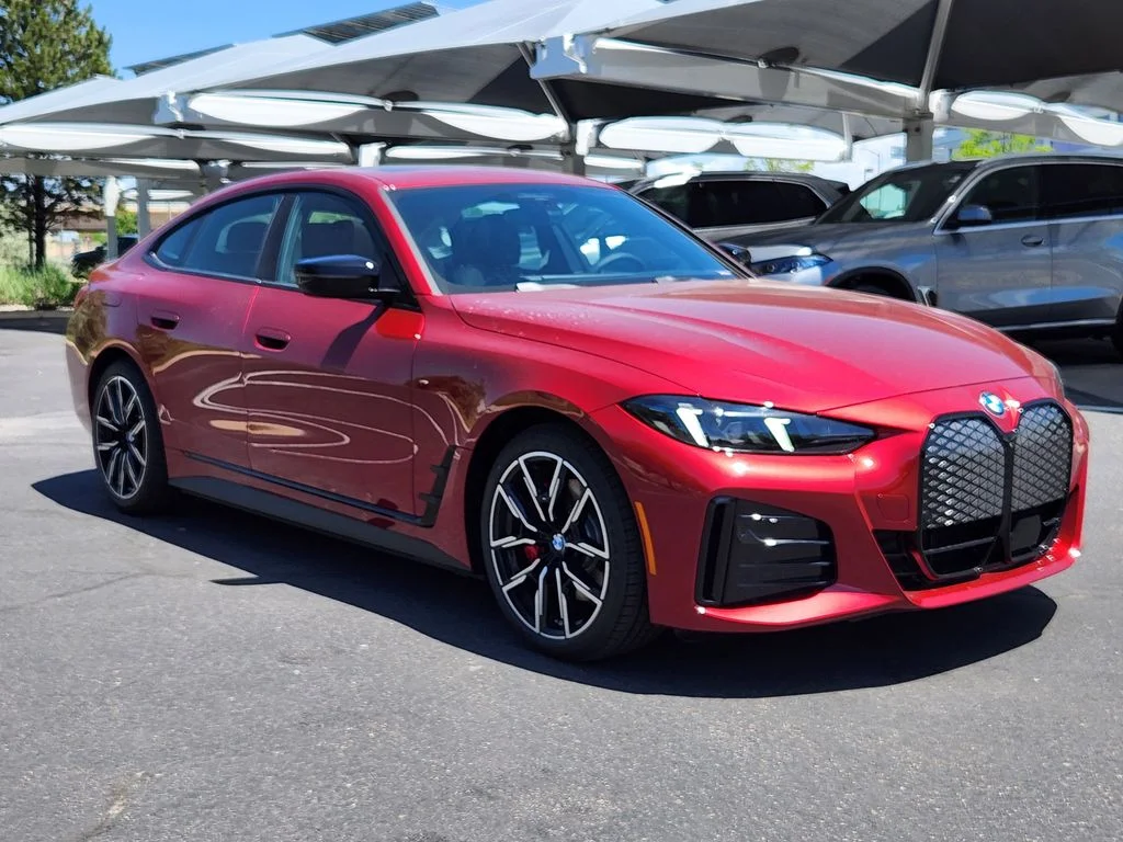 New 2026 Vegas Red Metallic BMW xDrive40 image 5