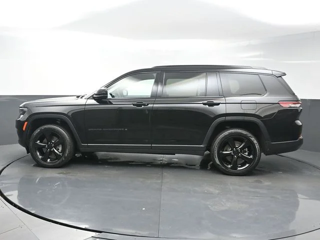Used 2024 Black Jeep Limited image 4