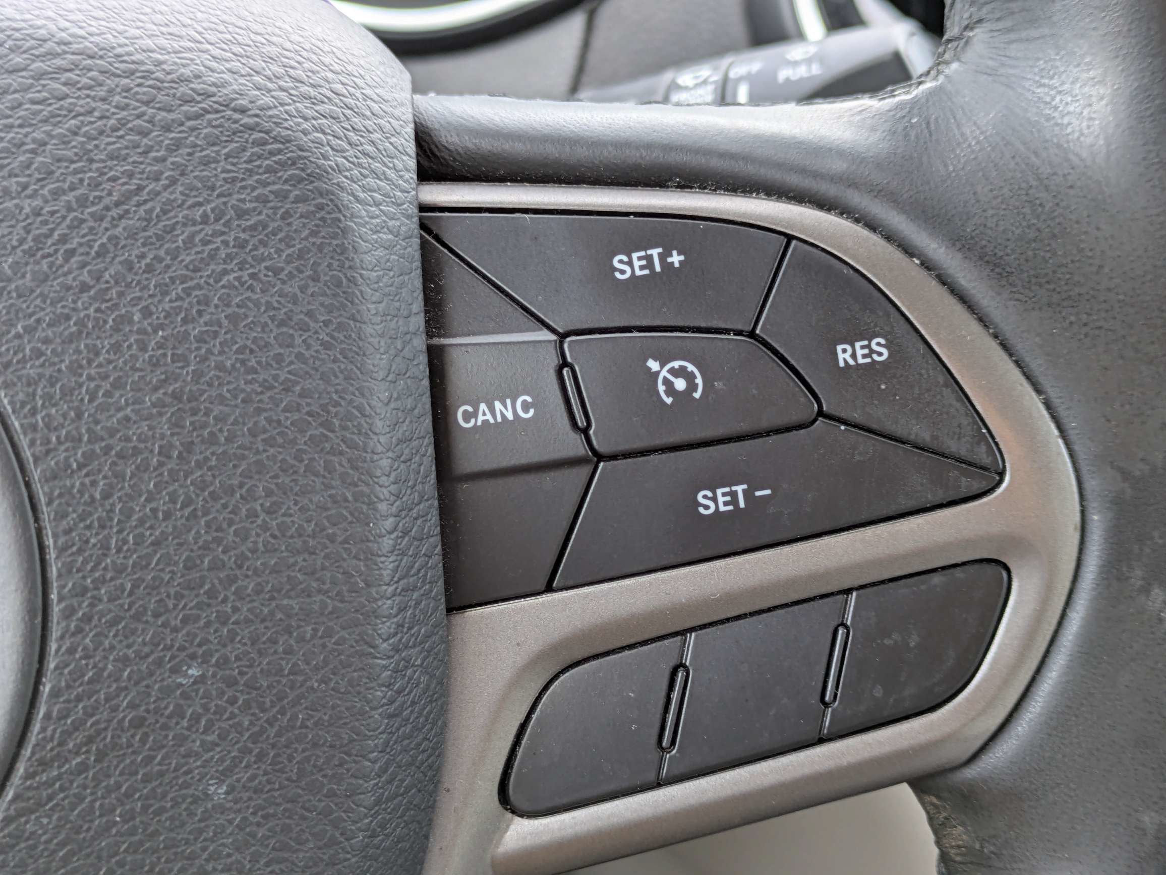 Used 2019 Granite Crystal Metallic Clearcoat Jeep Limited image 35
