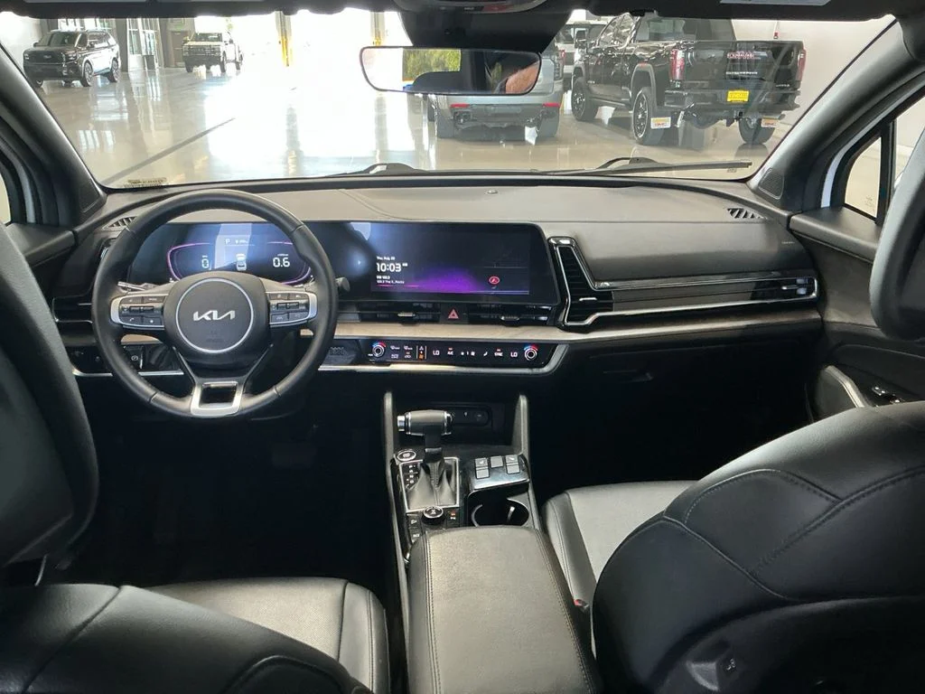 Used 2023 White Kia X-Line image 27