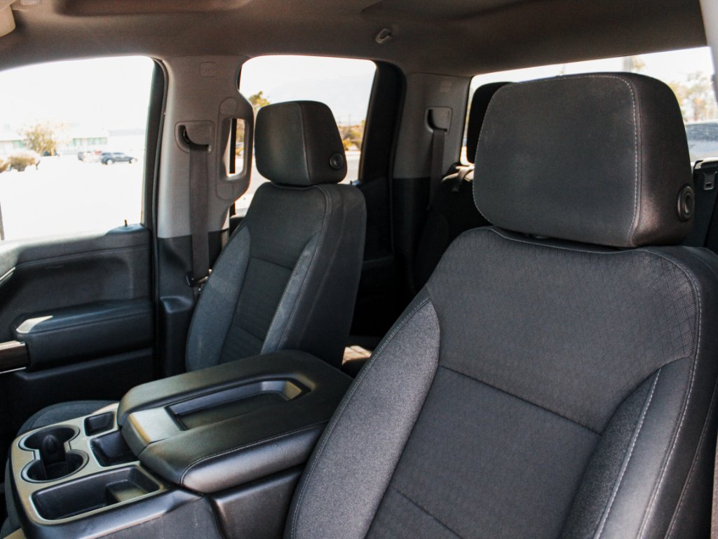 Used 2020 Shadow Gray Metallic Chevrolet LT image 19