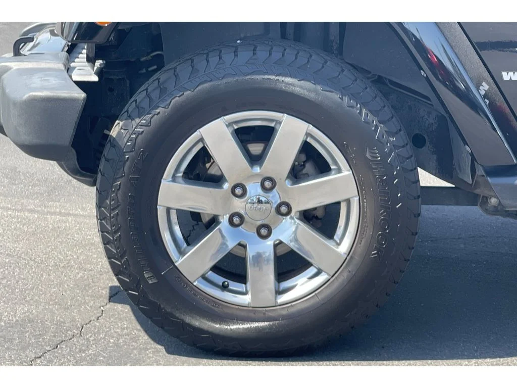 Used 2017 Black Clearcoat Jeep Sahara image 38