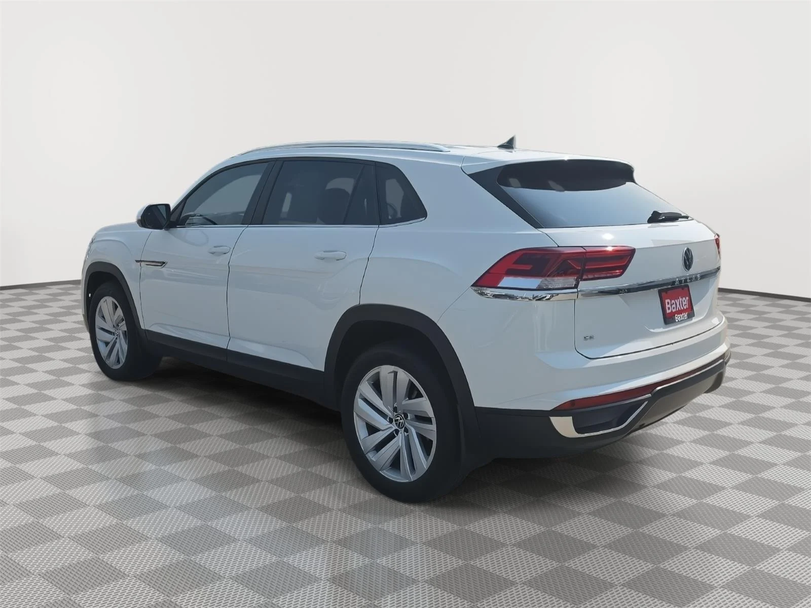 Used 2023 White Volkswagen 2.0T SE w/Technology image 7