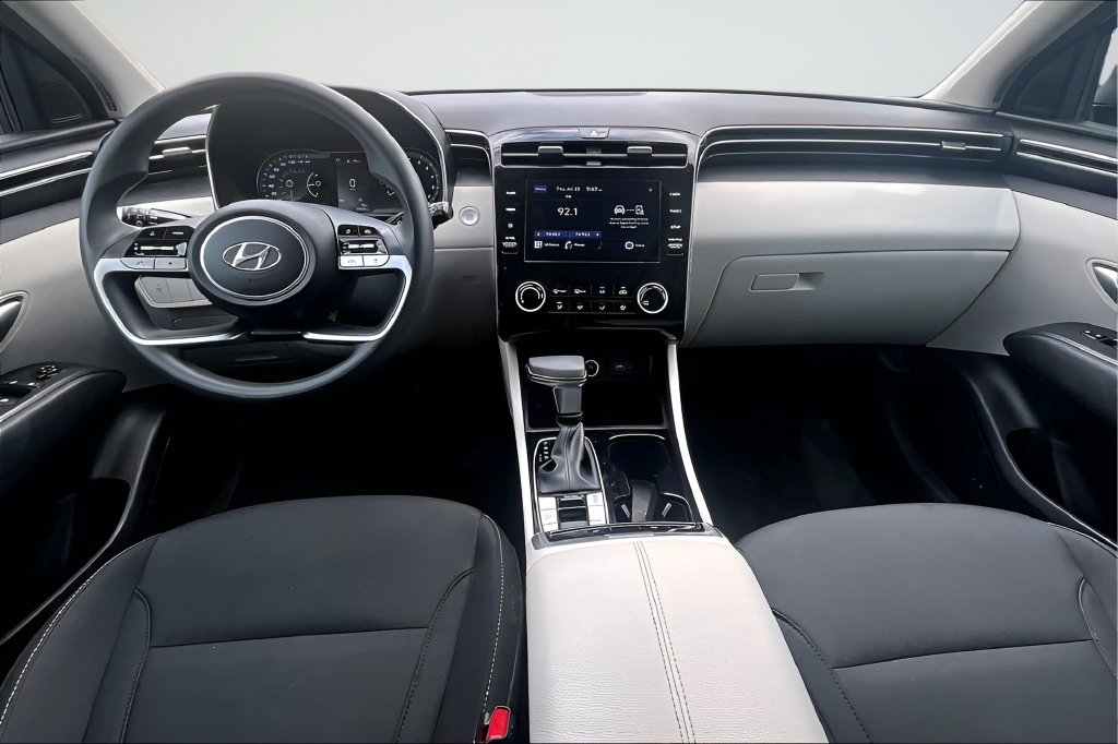 Used 2022 Silver Hyundai SEL image 7