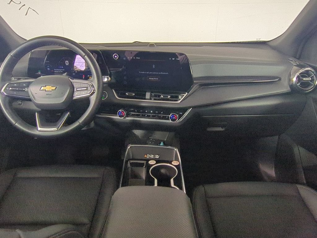 Used 2025 White Chevrolet LT image 18