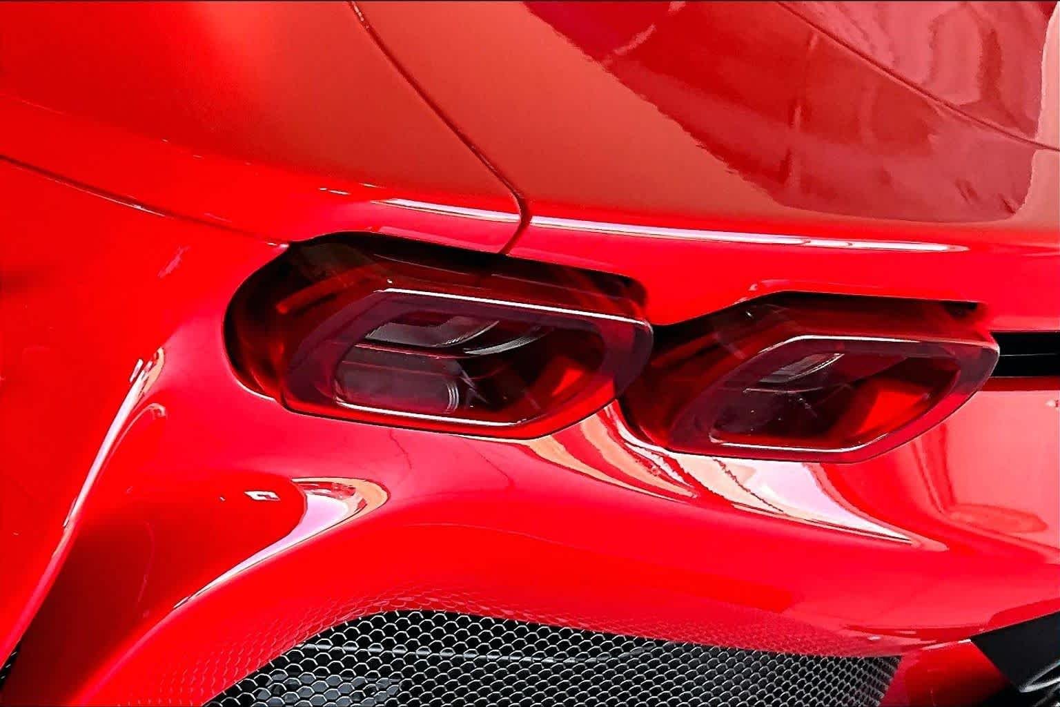 Used 2021  Ferrari  image 25