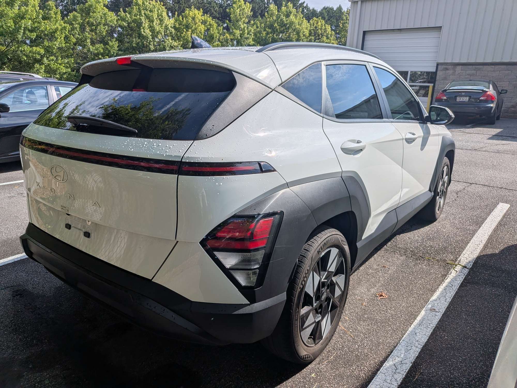 Used 2024 White Hyundai SEL image 2