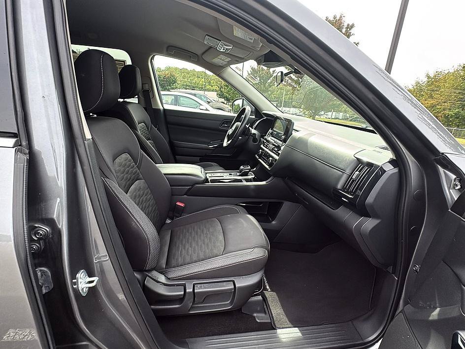 Used 2025 Super Black Nissan SV image 24