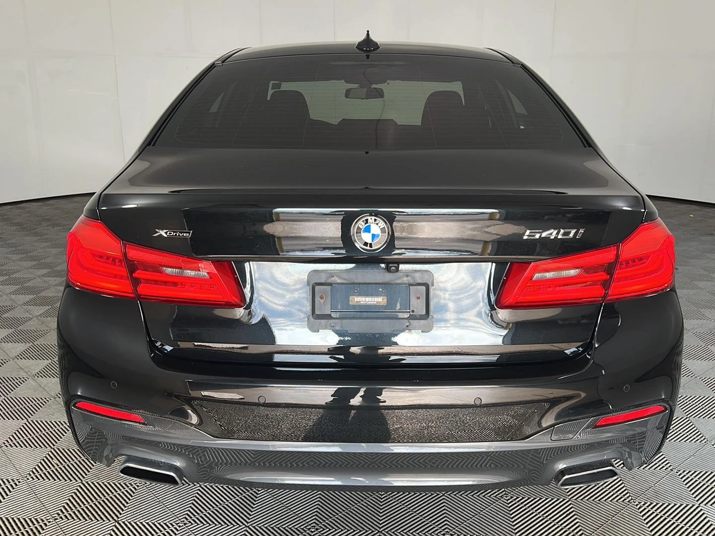 Used 2019 Black Sapphire Metallic BMW 540i xDrive image 6