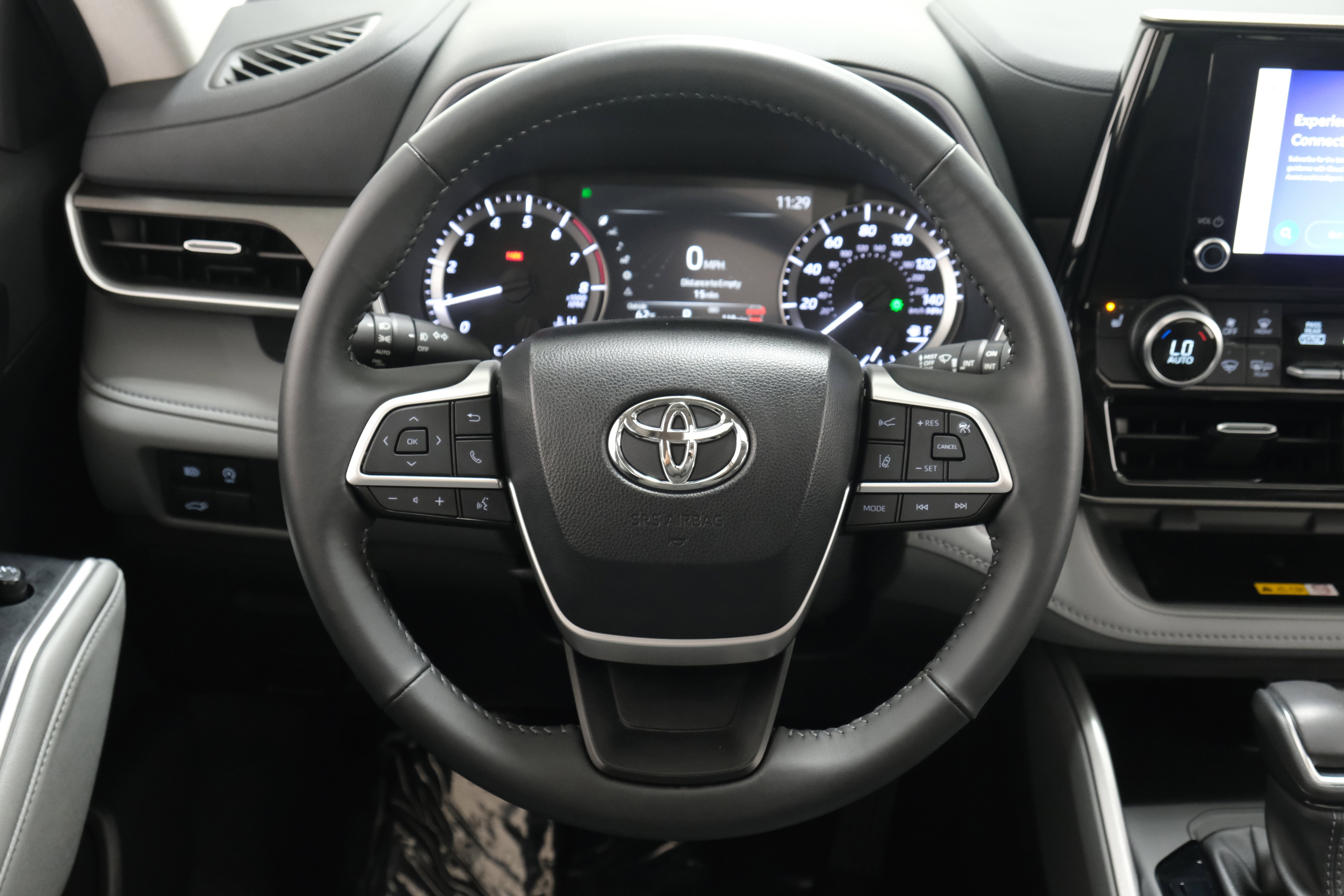 2024 Toyota Highlander XLE - Photo 13