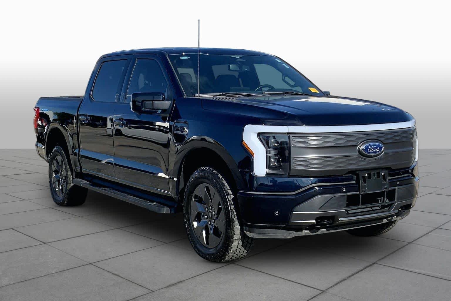 Used 2023 Antimatter Blue Metallic Ford LARIAT image 2