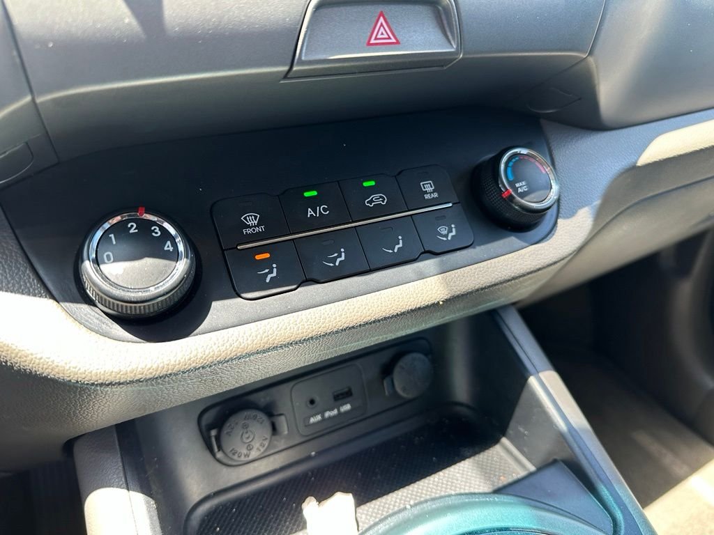 Used 2012 White Kia LX image 5