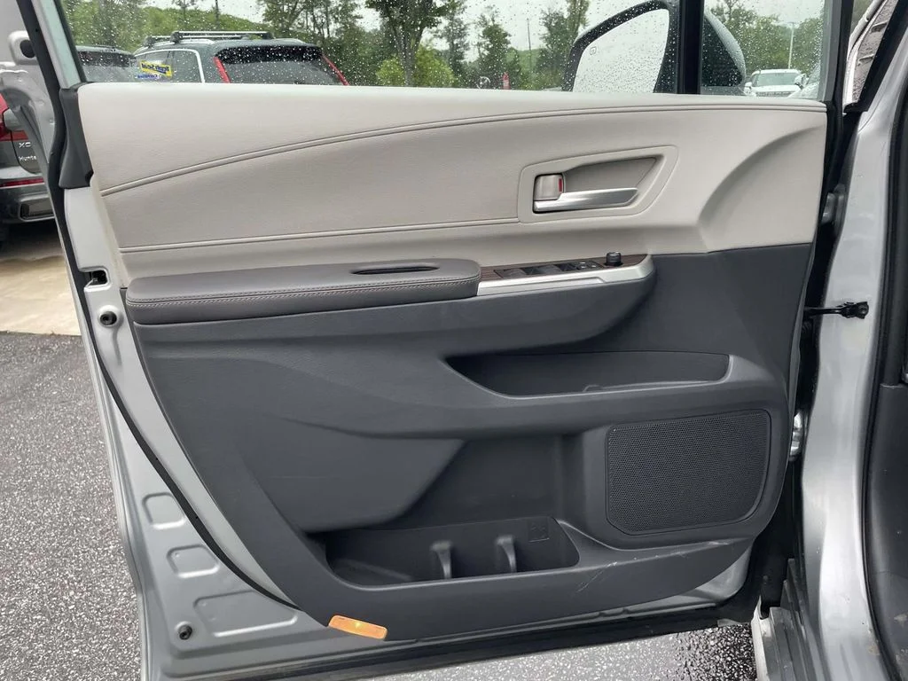 Used 2022 Celestial Silver Metallic Toyota XLE image 5