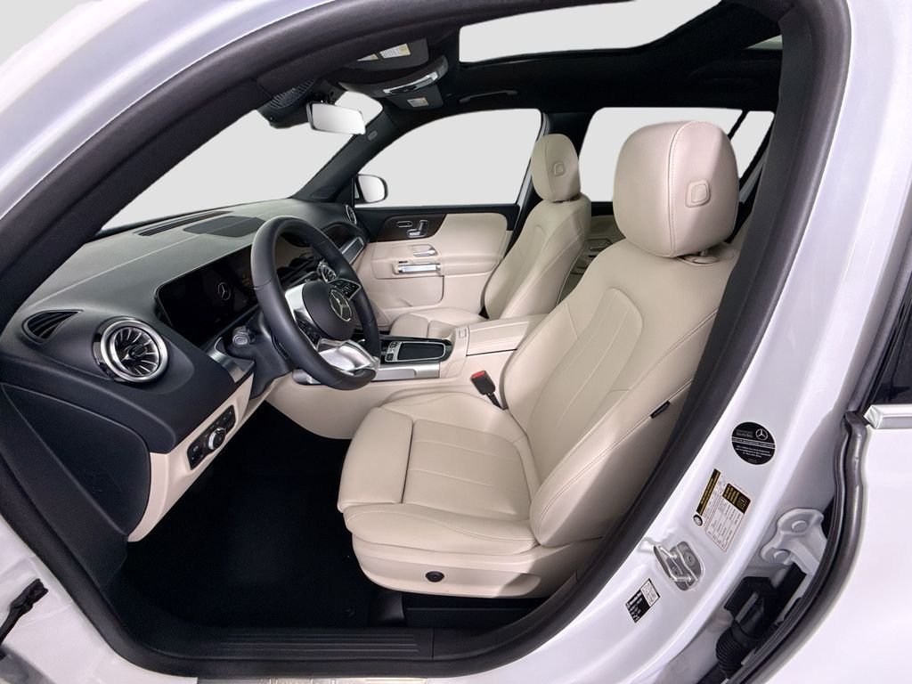 Certified Used 2026 Polar White Mercedes-Benz GLB 250 image 19