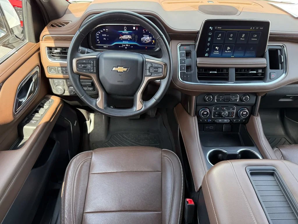 Used 2023 Iridescent Pearl Tricoat Chevrolet High Country image 22