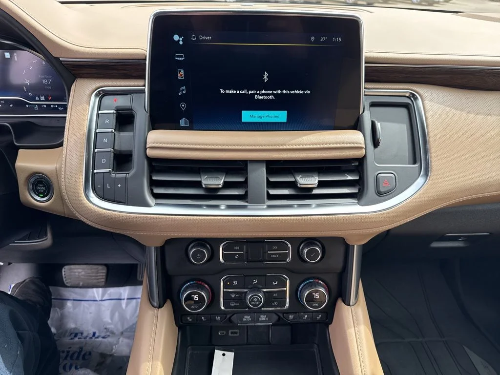 Used 2022 Iridescent Pearl Tricoat Chevrolet Premier image 23