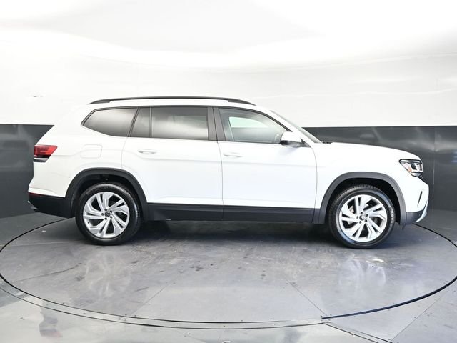 Used 2023  Volkswagen 3.6L V6 SE w/Technology image 4