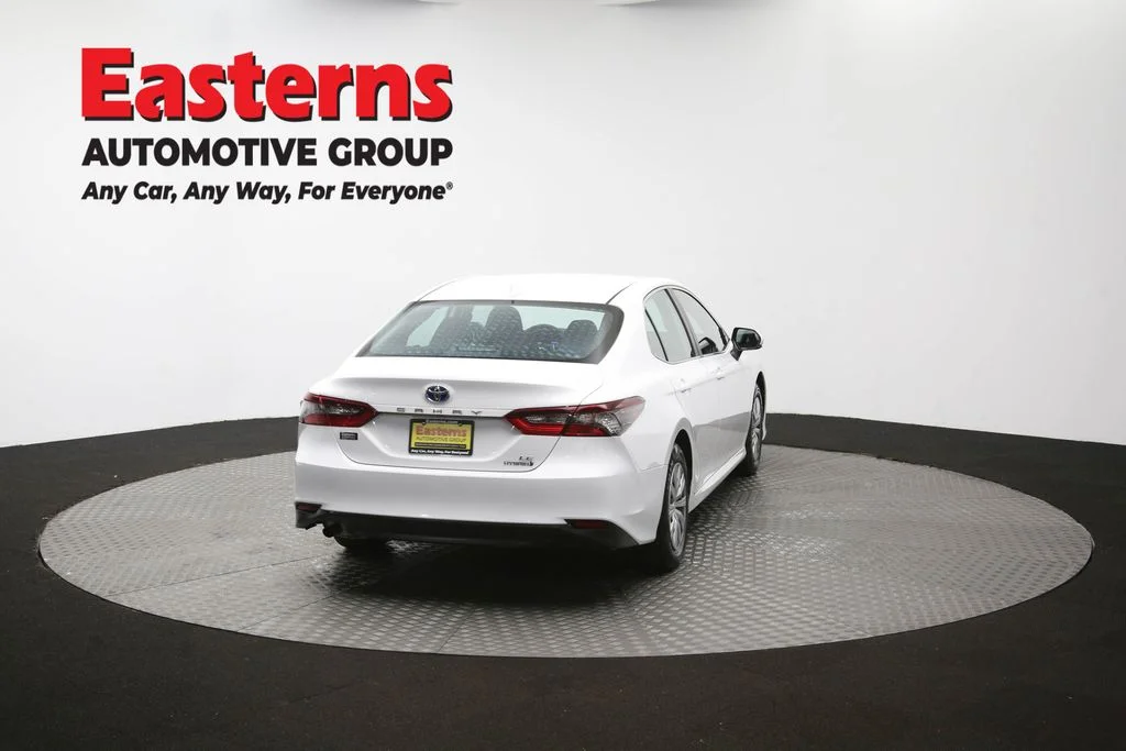 Used 2023 White Toyota LE image 33