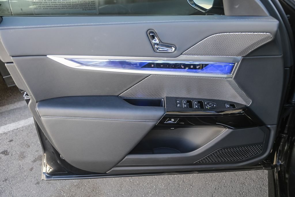 Used 2026 Black Sapphire Metallic BMW 750e xDrive image 17