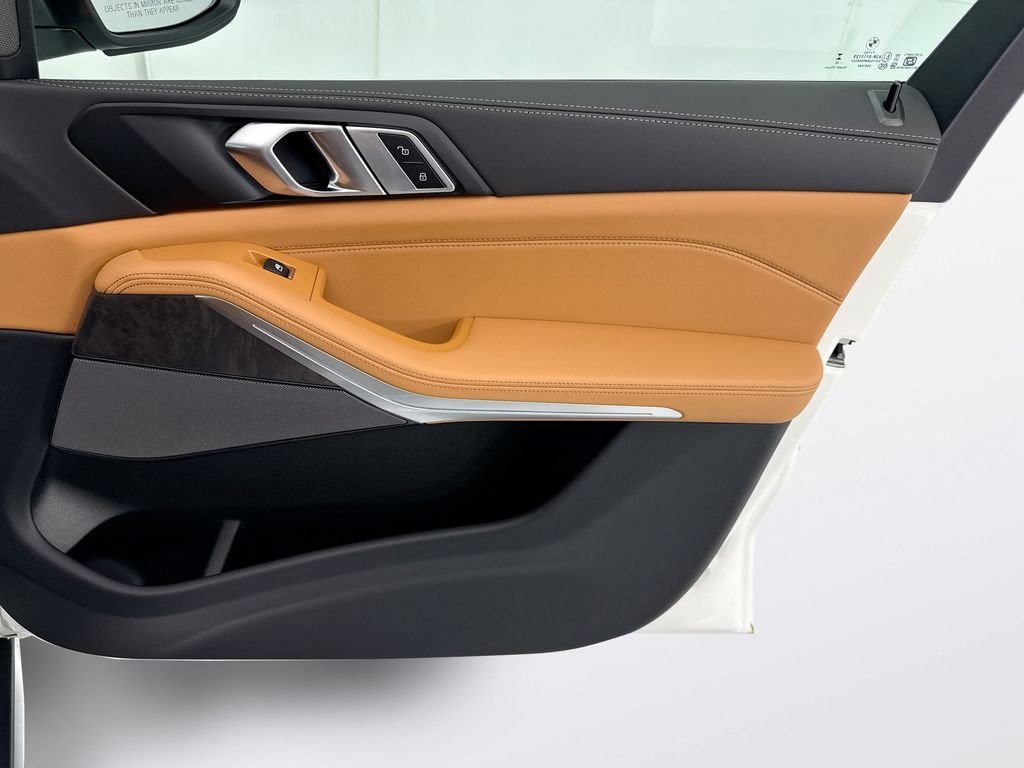 New 2026 White Metallic BMW sDrive40i image 24