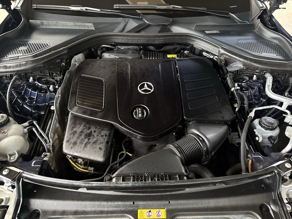 Used 2024 Blue Mercedes-Benz GLC 300 image 29