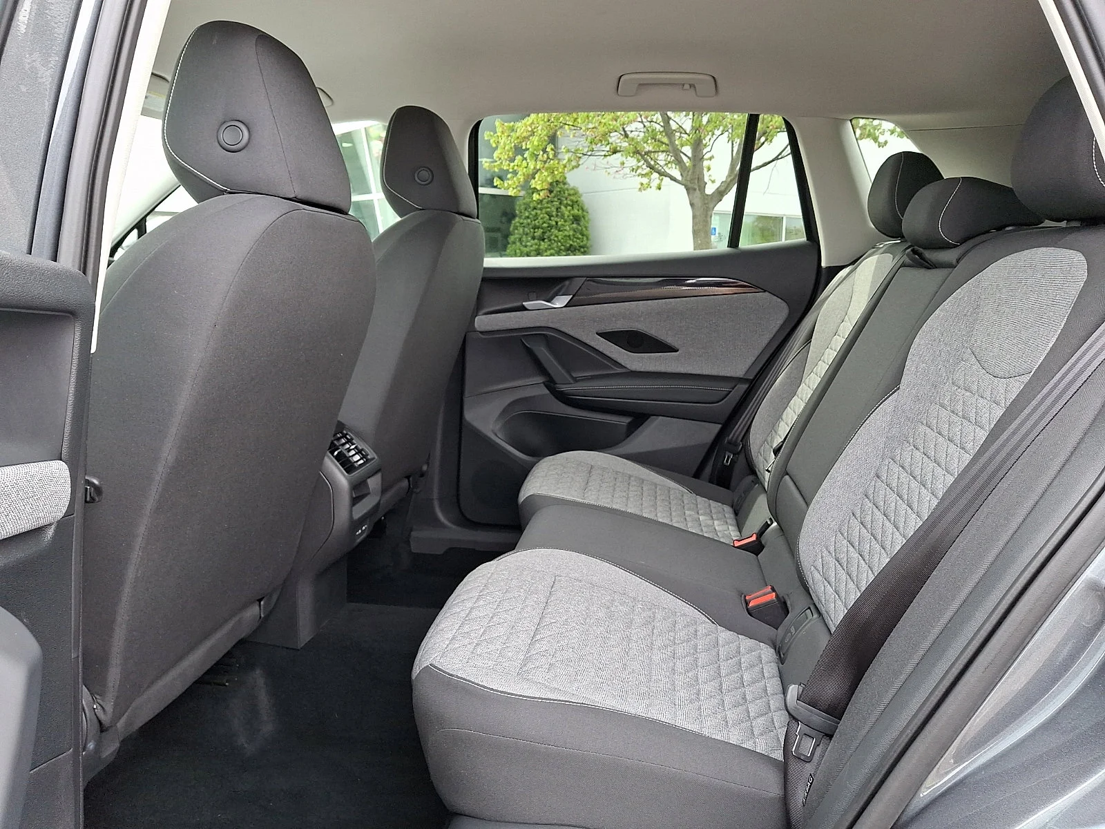 Used 2025 Platinum Gray Metallic   2R2r Volkswagen S image 8
