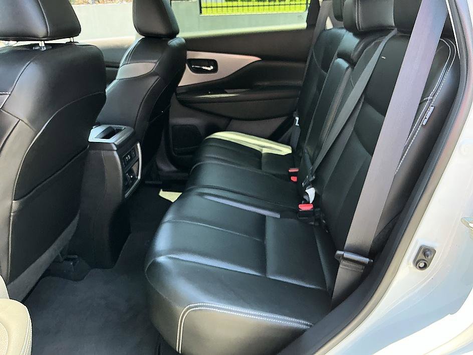Used 2019 Pearl White Tricoat Nissan SL image 24