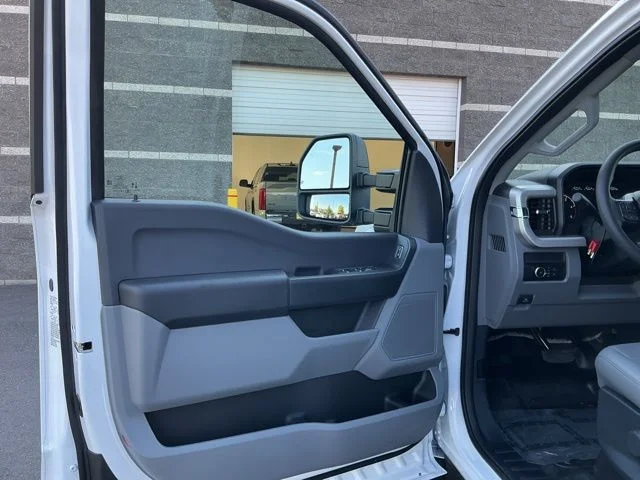 New 2026 Oxford White Ford XL image 15