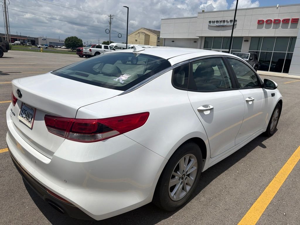 Used 2016 White Kia LX image 4
