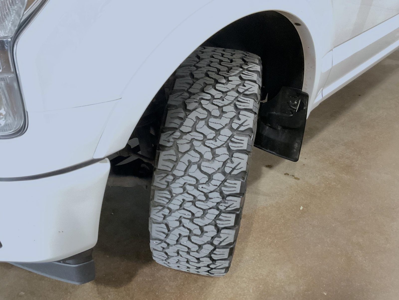 Used 2018 White Ford Lariat image 24