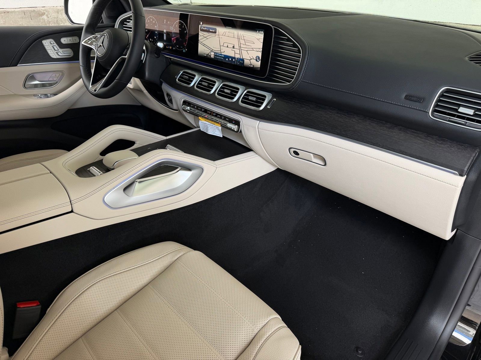 New 2026 Obsidian Black Metallic Mercedes-Benz GLE 580 image 39