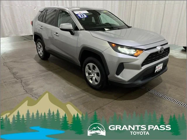 2022 Toyota RAV4 LE FWD's photo