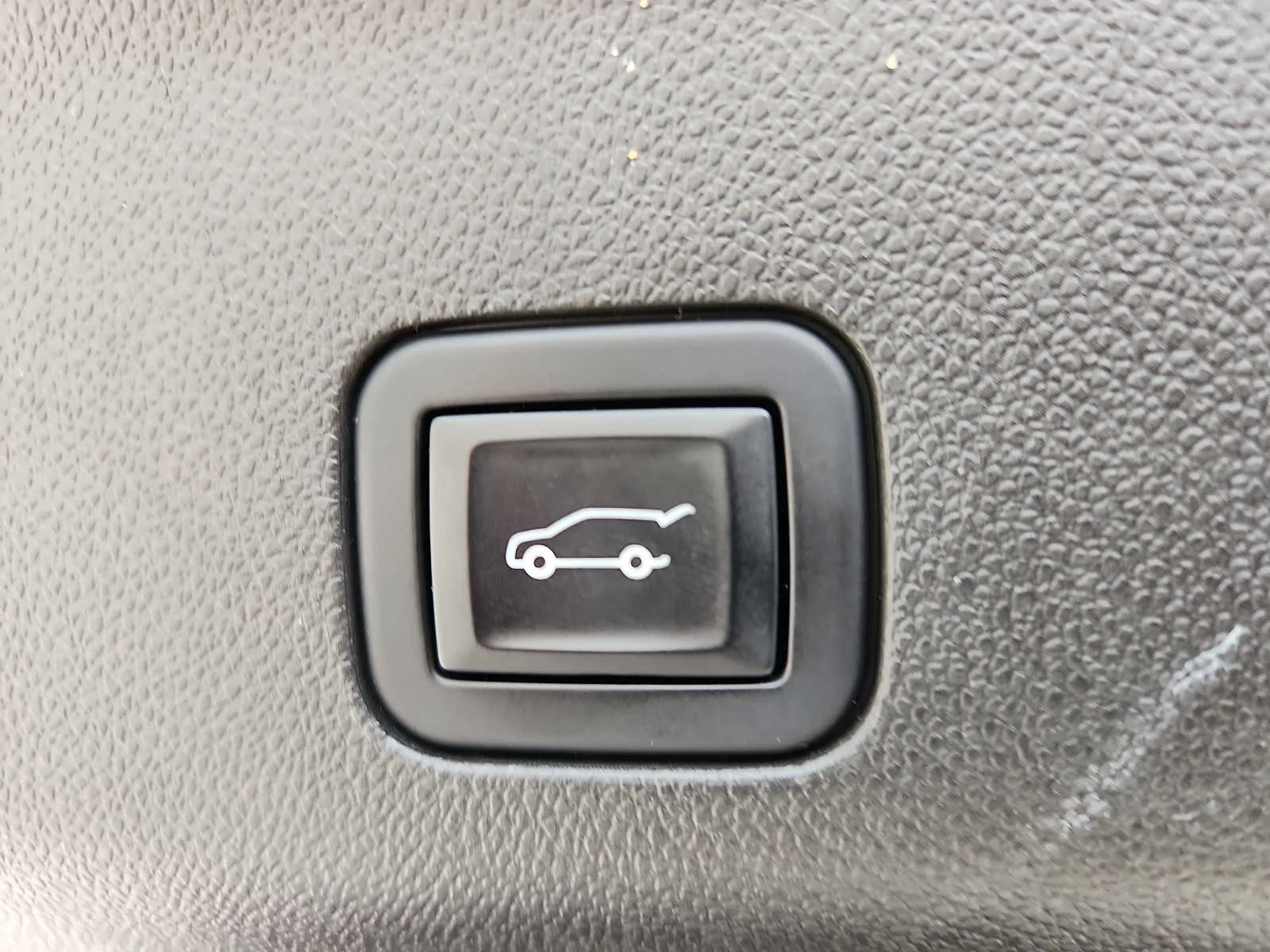 Used 2023 Summit White GMC AT4 image 32