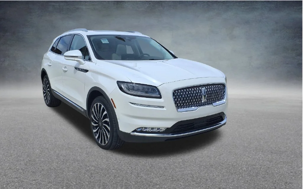 Used 2023 White Lincoln Black Label image 1