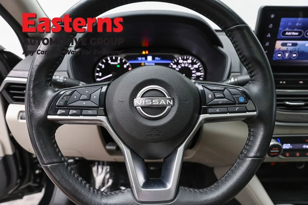 Used 2024 Black Nissan 2.5 SL image 10