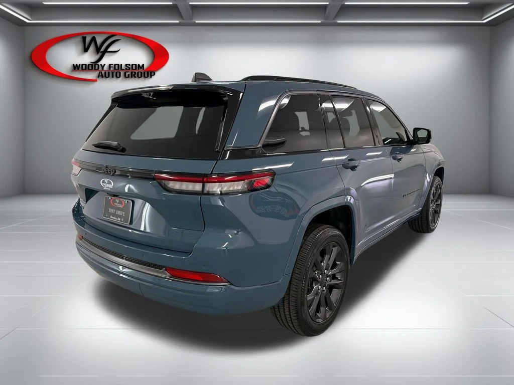 New 2026 Steel Blue Exterior Paint Jeep Limited Reserve image 6