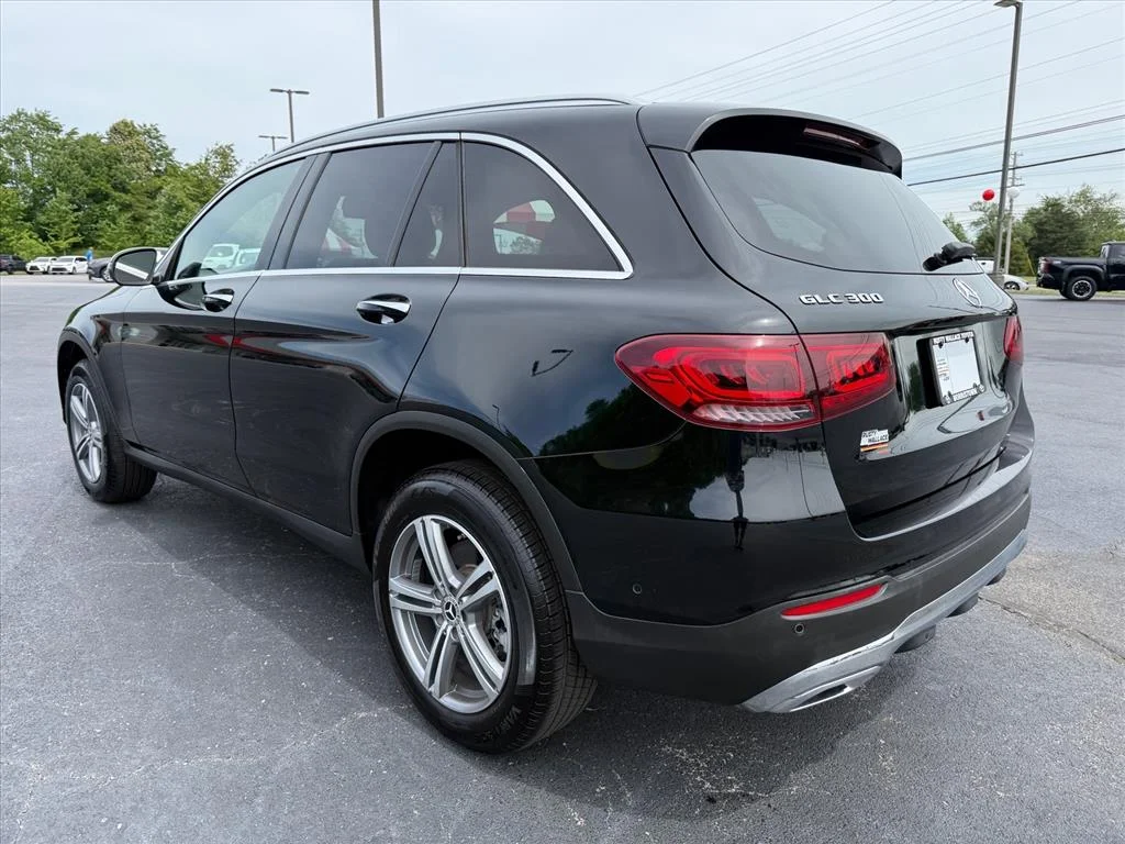 Used 2021 Black Mercedes-Benz GLC 300 image 5