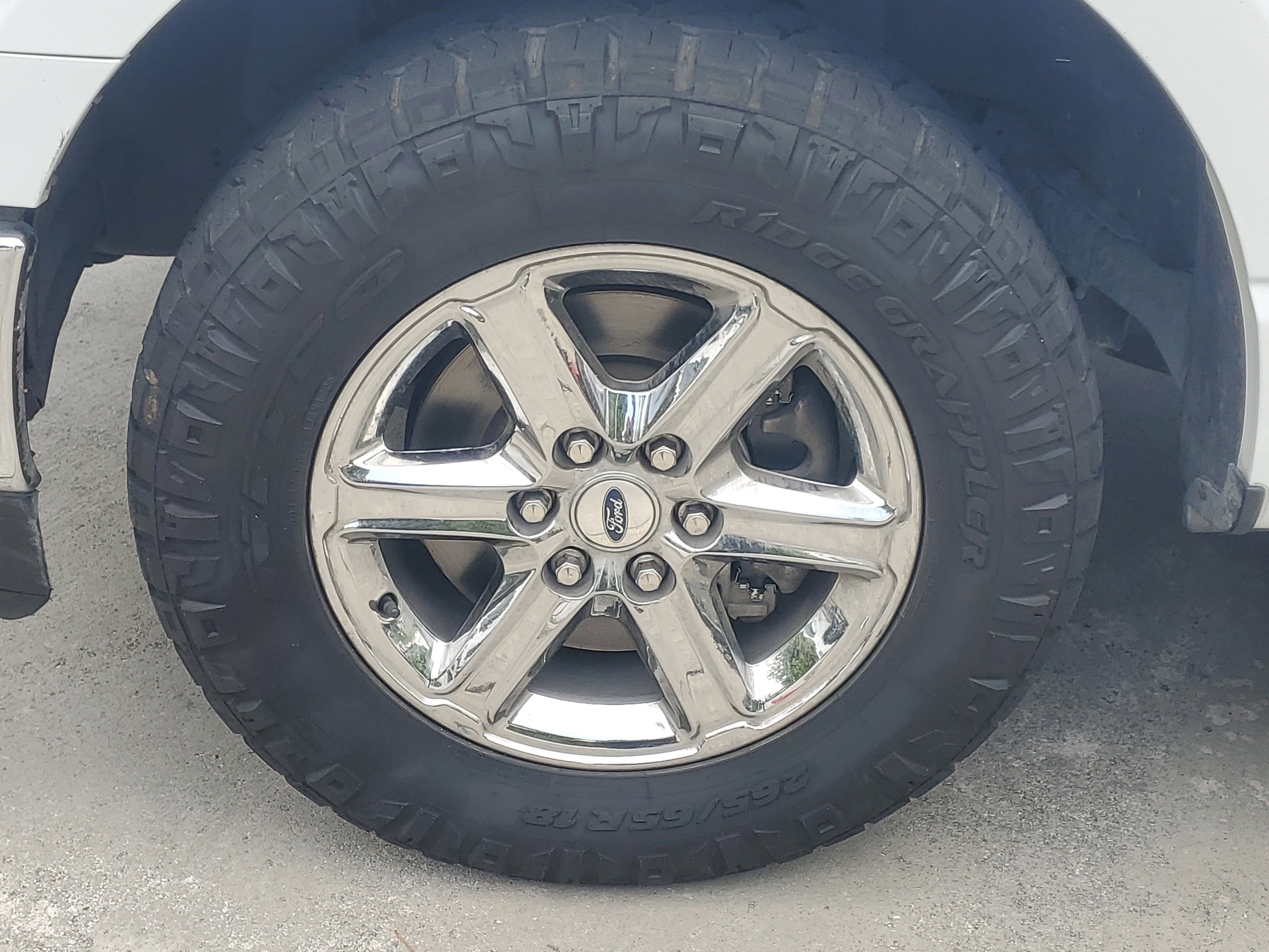 Used 2024 Oxford White Ford XLT image 4