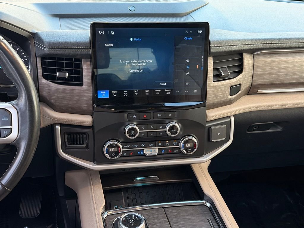 Used 2022 White Ford Limited image 21